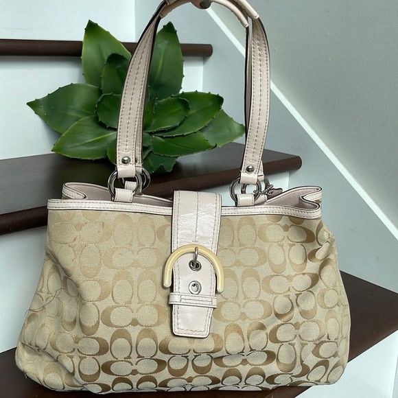 Coach Handbags - Coach genuine leather signature canvas shoulder bag handbag purse light pink